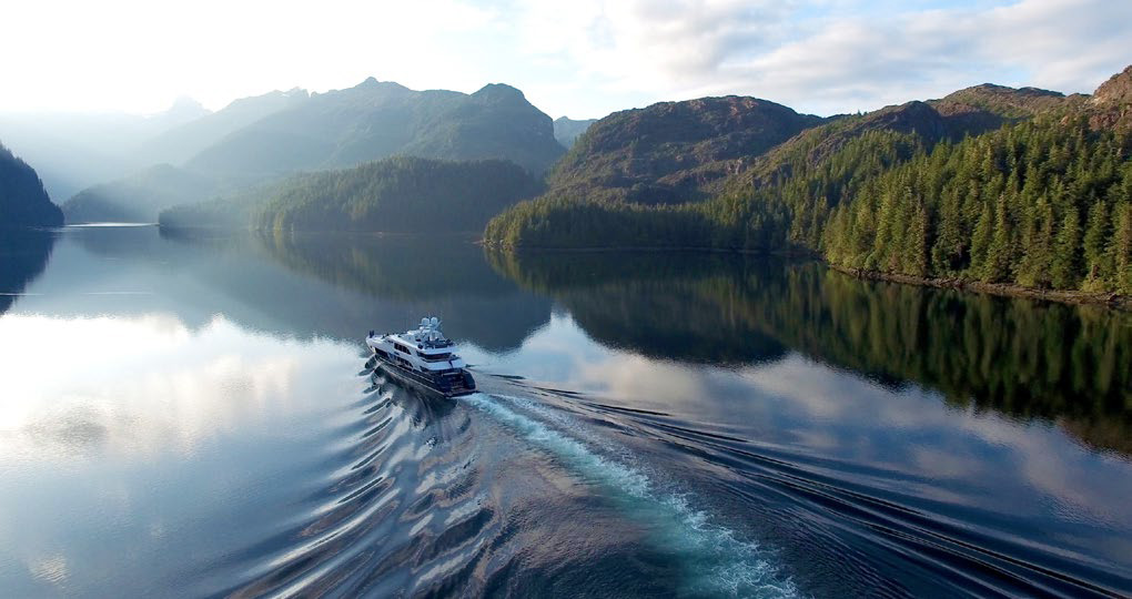 Private Yacht Charter in Alaska: The rush ‘to golden holidays’ is on!
